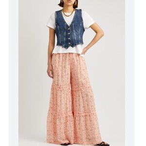 Emmaline Printed Chiffon Trousers
NWOT
FP
SOLDOUT
COLOR - Peach